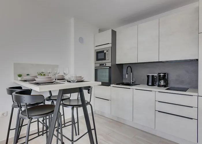 Apartment Leda With Private Parking