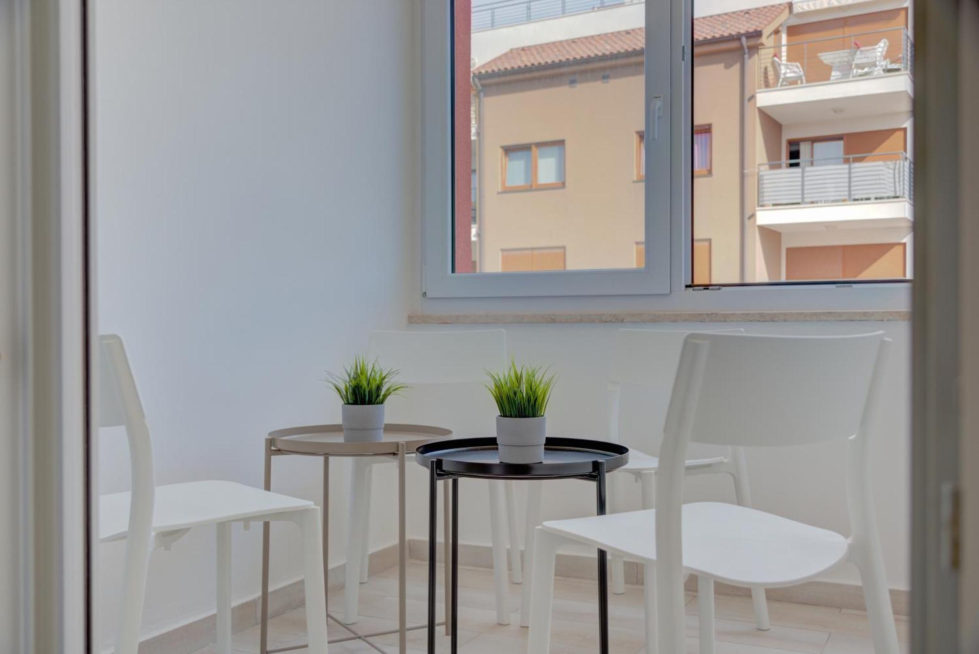 Leda With Private Parking Apartment *