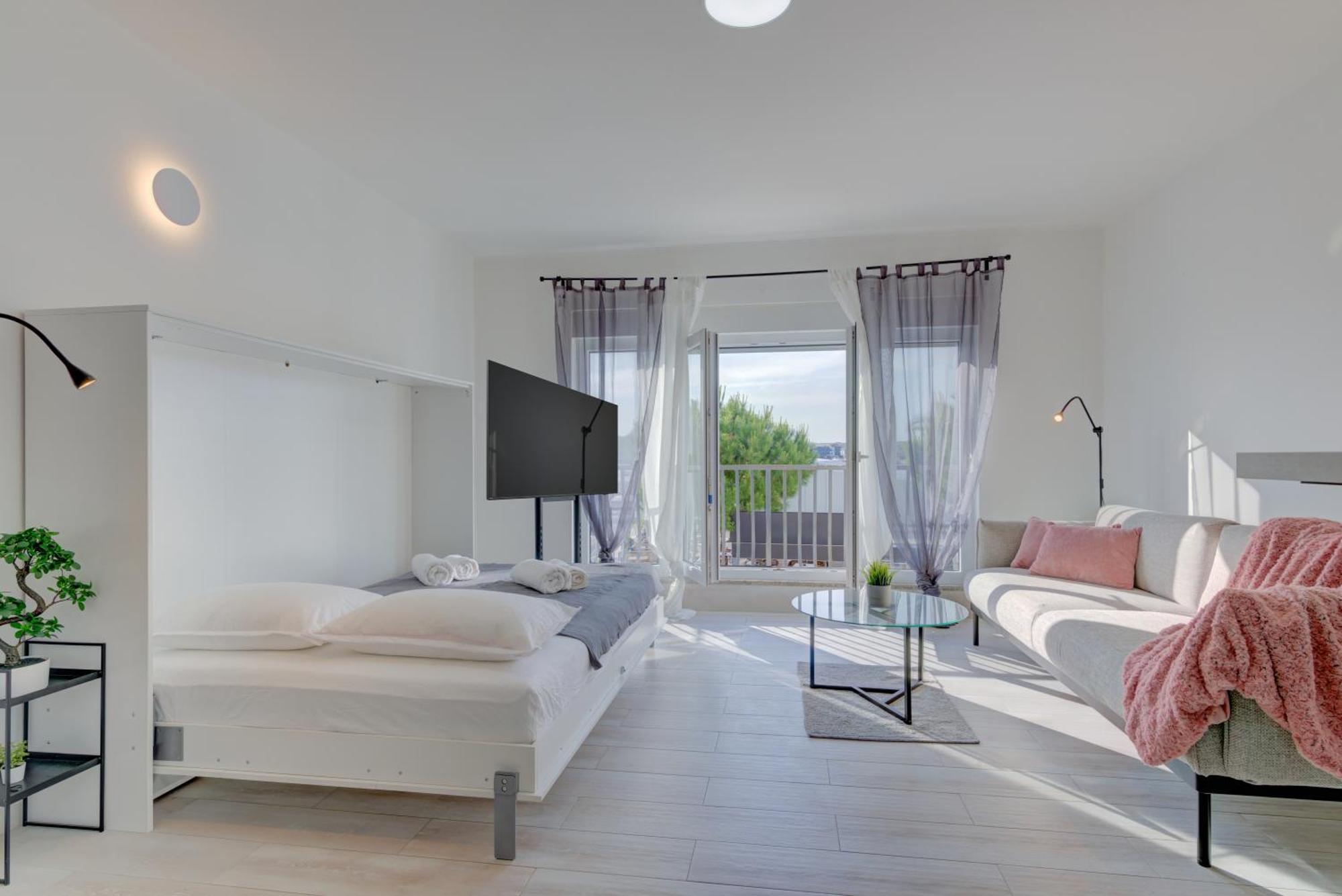 Leda With Private Parking Apartman